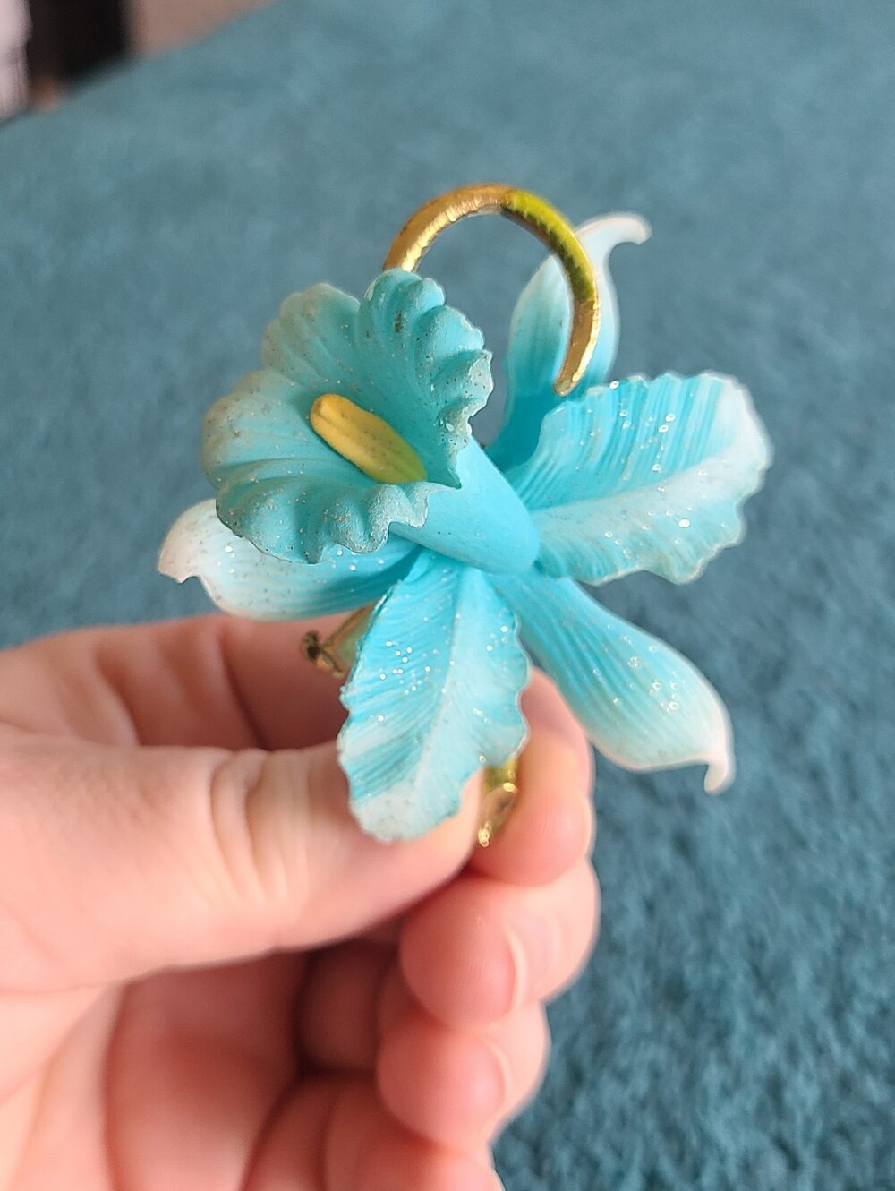 Vintage Turquoise Floral Brooch with Gold Accents